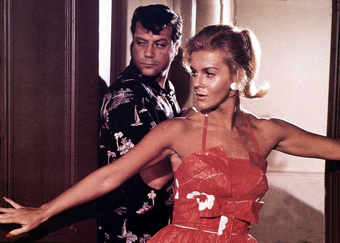 Tommy - Photos - Oliver Reed, Ann-Margret