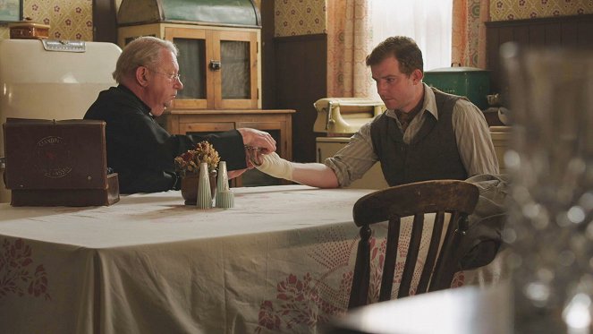 Father Brown - The Requiem for the Dead - Filmfotos