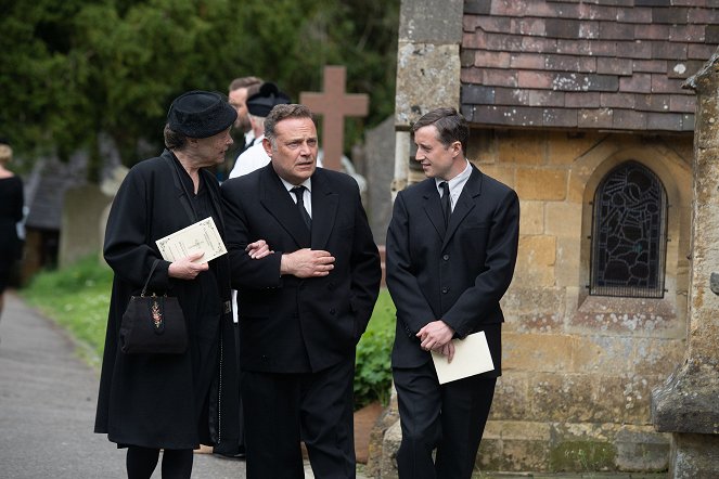 Father Brown - Season 9 - The Requiem for the Dead - Z filmu