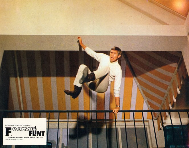 F de Flint - Fotocromos - James Coburn