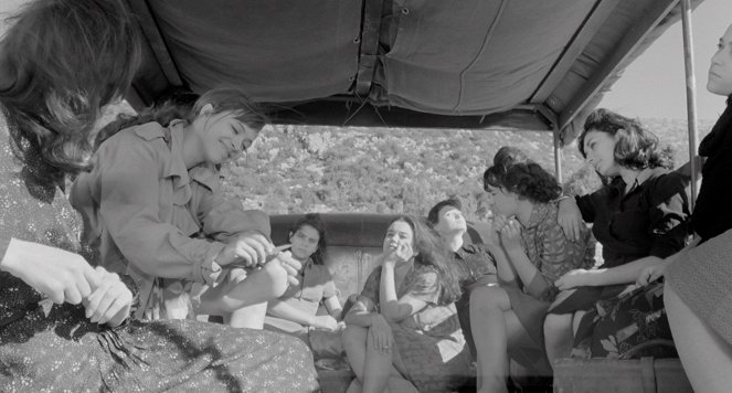 Des filles pour l'armée - Film - Anna Karina