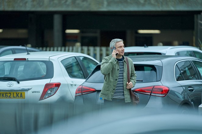 Breeders - No Body - Filmfotos - Martin Freeman