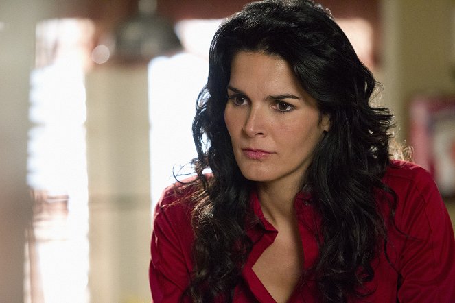 Rizzoli & Isles - What Doesn't Kill You - Photos