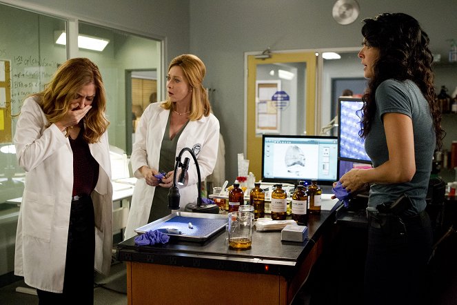 Rizzoli & Isles - Throwing Down the Gauntlet - Photos