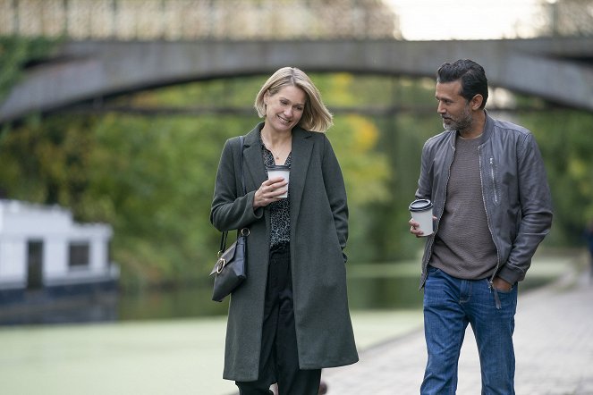 Trying - Lift Me Up - Filmfotos - Sian Brooke, Navin Chowdhry