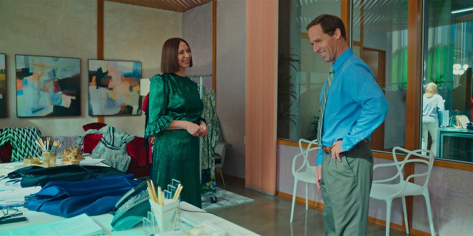 Loot - French Connection - Photos - Maya Rudolph, Nat Faxon