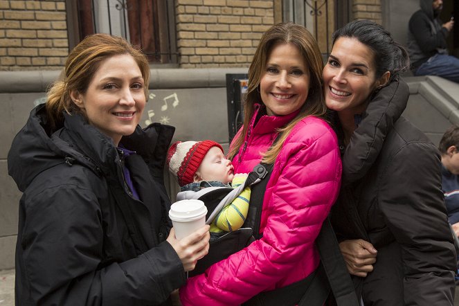 Rizzoli & Isles - We Are Family - Making of