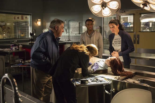 Rizzoli & Isles - We Are Family - Photos
