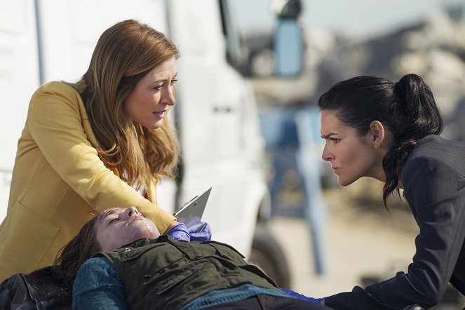 Rizzoli & Isles - In Over Your Head - Photos