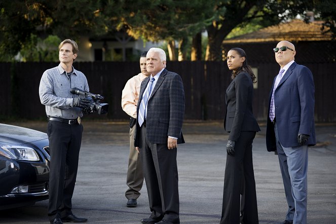 Major Crimes - There's No Place Like Home - Van film