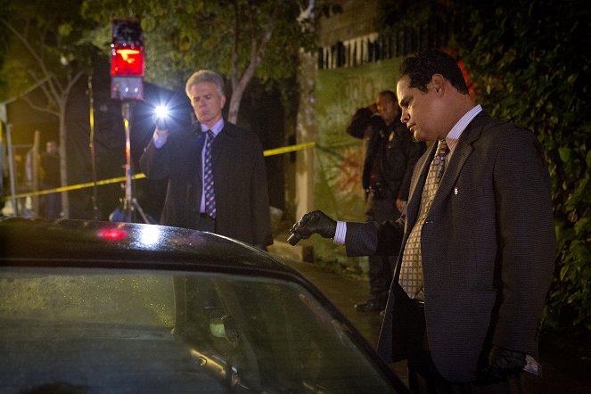 Major Crimes - Season 1 - Out of Bounds - Photos - Tony Denison, Raymond Cruz