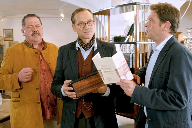 Die Rosenheim-Cops - Season 9 - Das Fenster zum Tod - Photos - Joseph Hannesschläger, Frank Behnke, Tom Mikulla