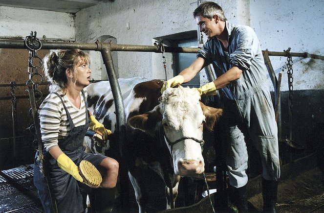 Die Rosenheim-Cops - Season 2 - Alarm für eine Kuh - Filmfotók
