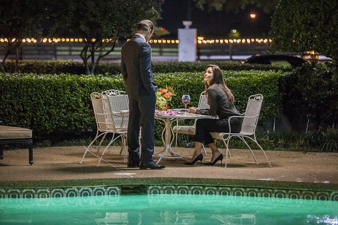 Dallas - Trust Me - De la película - Julie Gonzalo