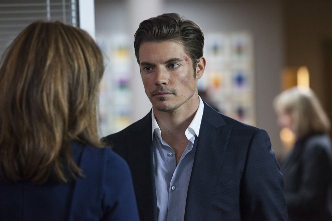 Dallas - Playing Chicken - Van film - Josh Henderson