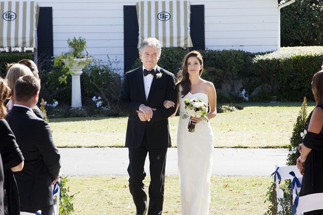 Dallas - Lifting the Veil - Z filmu - Patrick Duffy, Julie Gonzalo