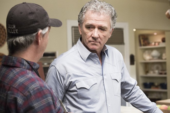 Dallas - Season 3 - Szerelemben, háborúban - Forgatási fotók - Patrick Duffy