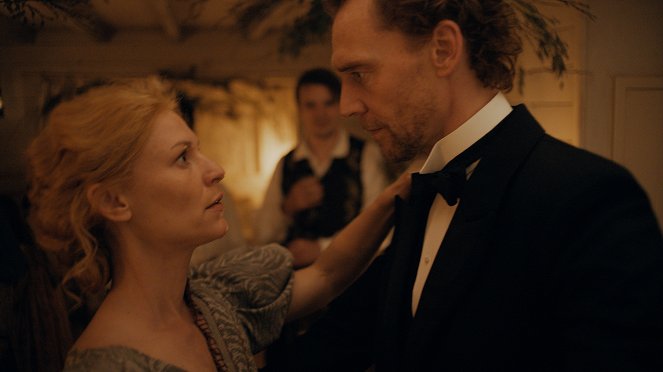The Essex Serpent - Everything Is Blue - Photos - Claire Danes, Tom Hiddleston