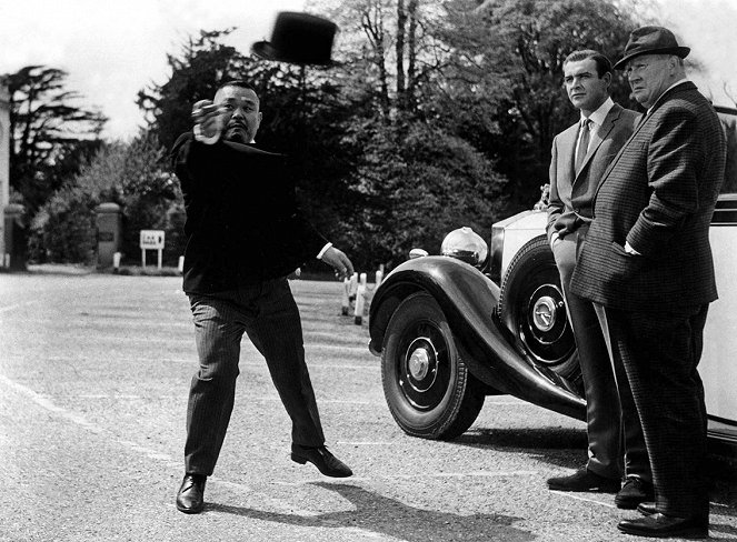 James Bond: Goldfinger - Filmfotók - Harold Sakata, Sean Connery, Gert Fröbe