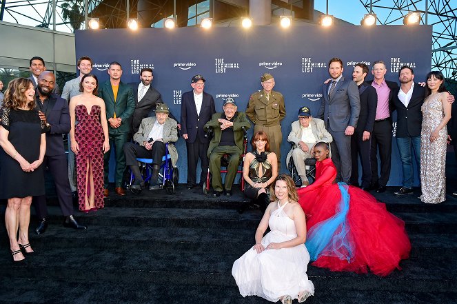 Na seznamu smrti - Z akcií - Prime Video's "The Terminal List" Red Carpet Premiere on June 22, 2022 in Los Angeles, California - Jeanne Tripplehorn, Antoine Fuqua, Patrick Schwarzenegger, Tyner Rushing, JD Pardo, Jack Carr, Riley Keough, Alexis Louder, Chris Pratt, Taylor Kitsch, David DiGilio, Constance Wu