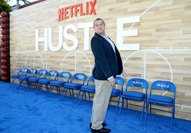 Kova vääntö - Tapahtumista - Netflix World Premiere of "Hustle" at Baltaire on June 01, 2022 in Los Angeles, California - Allen Covert