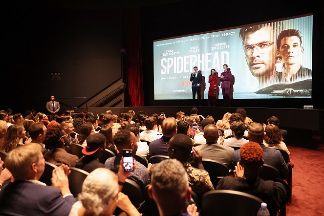 A pók feje - Rendezvények - Netflix Spiderhead NY Special Screening on June 15, 2022 in New York City - Joseph Kosinski, Jurnee Smollett, Miles Teller