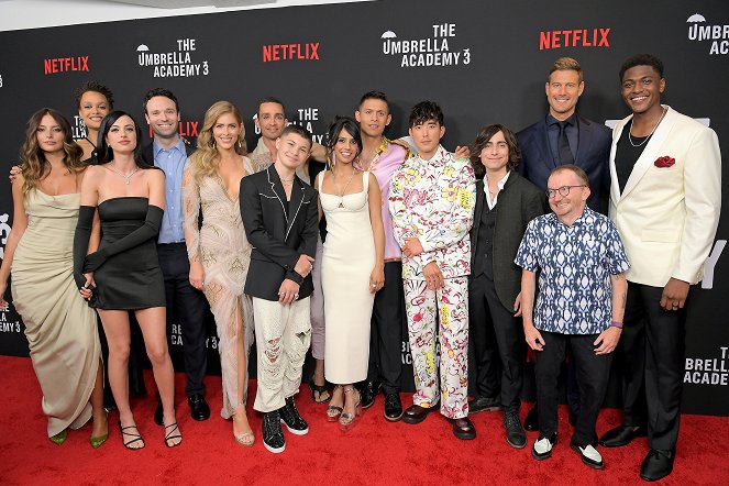 Umbrella Academy - Season 3 - Événements - Umbrella Academy S3 Netflix Screening at The London West Hollywood at Beverly Hills on June 17, 2022 in West Hollywood, California
