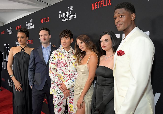 The Umbrella Academy - Season 3 - Veranstaltungen - Umbrella Academy S3 Netflix Screening at The London West Hollywood at Beverly Hills on June 17, 2022 in West Hollywood, California