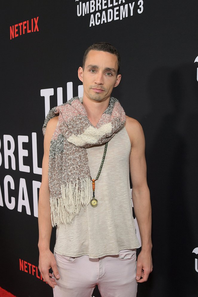 Umbrella Academy - Série 3 - Z akcií - Umbrella Academy S3 Netflix Screening at The London West Hollywood at Beverly Hills on June 17, 2022 in West Hollywood, California