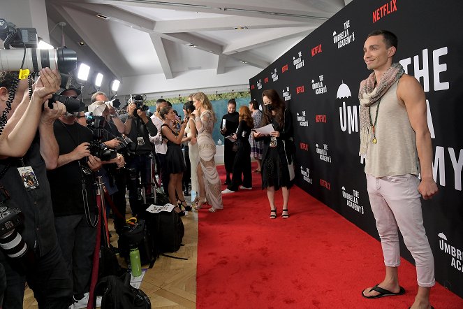 The Umbrella Academy - Season 3 - Evenementen - Umbrella Academy S3 Netflix Screening at The London West Hollywood at Beverly Hills on June 17, 2022 in West Hollywood, California