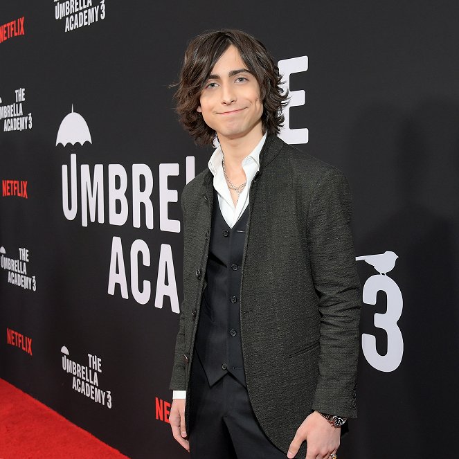 Umbrella Academy - Season 3 - De eventos - Umbrella Academy S3 Netflix Screening at The London West Hollywood at Beverly Hills on June 17, 2022 in West Hollywood, California