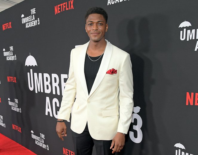 Umbrella Academy - Season 3 - De eventos - Umbrella Academy S3 Netflix Screening at The London West Hollywood at Beverly Hills on June 17, 2022 in West Hollywood, California