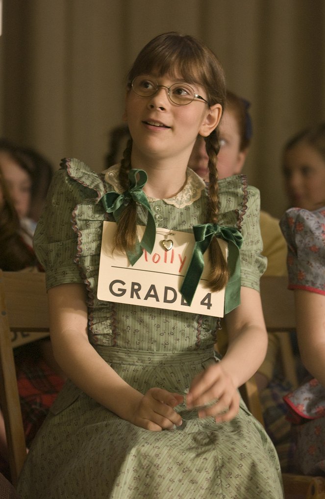 Molly: An American Girl on the Home Front - Z filmu - Maya Ritter
