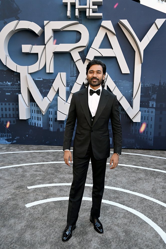 The Gray Man - Veranstaltungen - Netflix's "The Gray Man" Los Angeles Premiere at TCL Chinese Theatre on July 13, 2022 in Hollywood, California - Dhanush