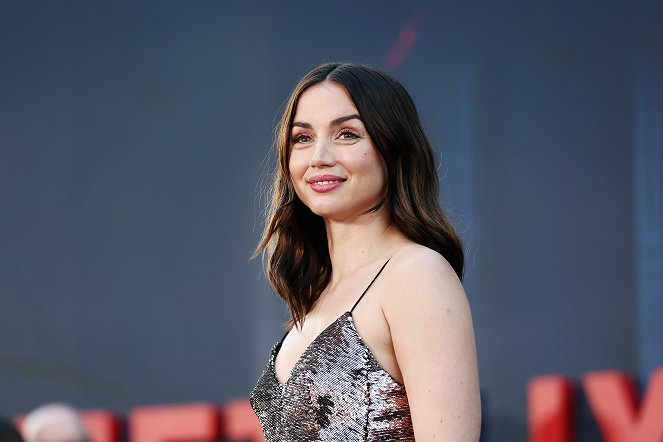 The Gray Man - Z akcí - Netflix's "The Gray Man" Los Angeles Premiere at TCL Chinese Theatre on July 13, 2022 in Hollywood, California - Ana de Armas