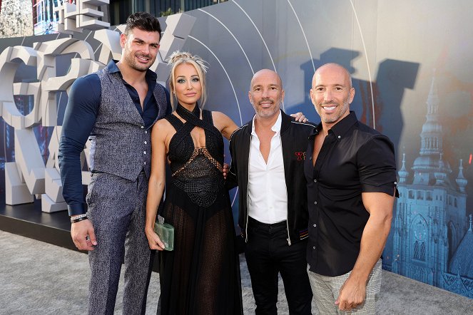 L'Homme gris - Événements - Netflix's "The Gray Man" Los Angeles Premiere at TCL Chinese Theatre on July 13, 2022 in Hollywood, California - Romain Bonnet, Mary Fitzgerald, Brett Oppenheim, Jason Oppenheim