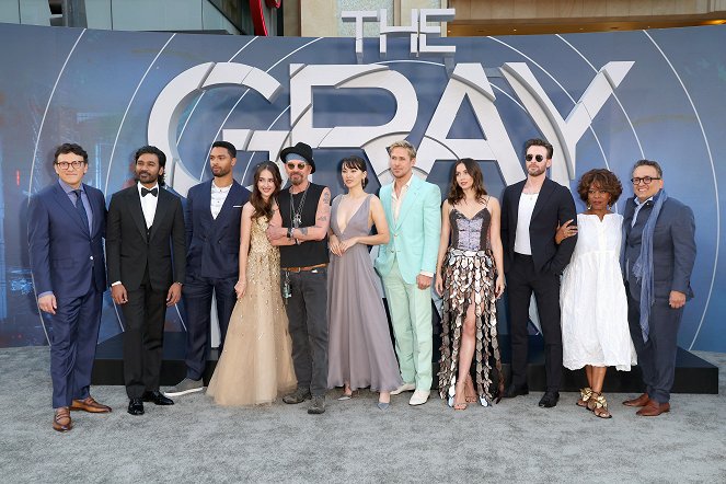 The Gray Man - Events - Netflix's "The Gray Man" Los Angeles Premiere at TCL Chinese Theatre on July 13, 2022 in Hollywood, California - Anthony Russo, Dhanush, Regé-Jean Page, Julia Butters, Billy Bob Thornton, Jessica Henwick, Ryan Gosling, Ana de Armas, Chris Evans, Alfre Woodard, Joe Russo