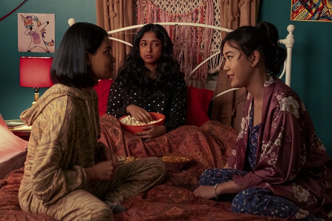 Tenkrát poprvé - …, když jsem měla indickou (ne)přítelkyni - Z filmu - Megan Suri, Maitreyi Ramakrishnan, Ramona Young