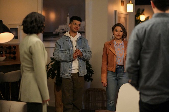 The Flash - Negative, Part Two - Photos - Jordan Fisher, Jessica Parker Kennedy