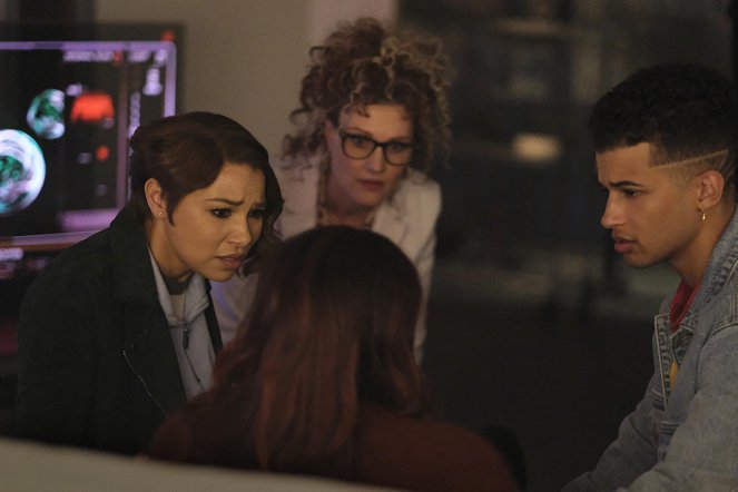 The Flash - Negative, Part One - Photos - Jessica Parker Kennedy, Michelle Harrison, Jordan Fisher