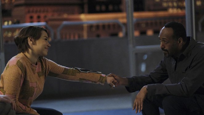 The Flash - Into the Still Force - Photos - Jessica Parker Kennedy, Jesse L. Martin