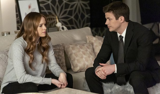 The Flash - Season 8 - Funeral for a Friend - Photos - Danielle Panabaker, Grant Gustin