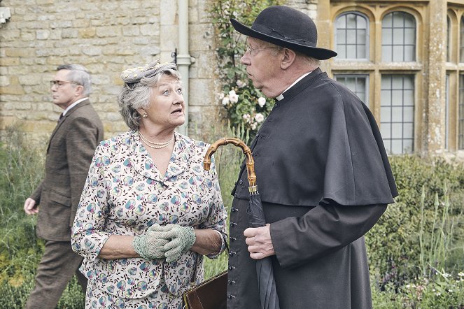 Father Brown - The New Order - Film - Sorcha Cusack, Mark Williams