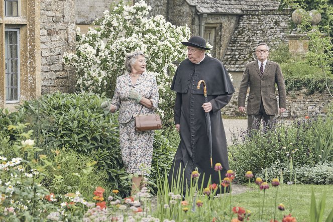 Father Brown - The New Order - Film - Sorcha Cusack, Mark Williams