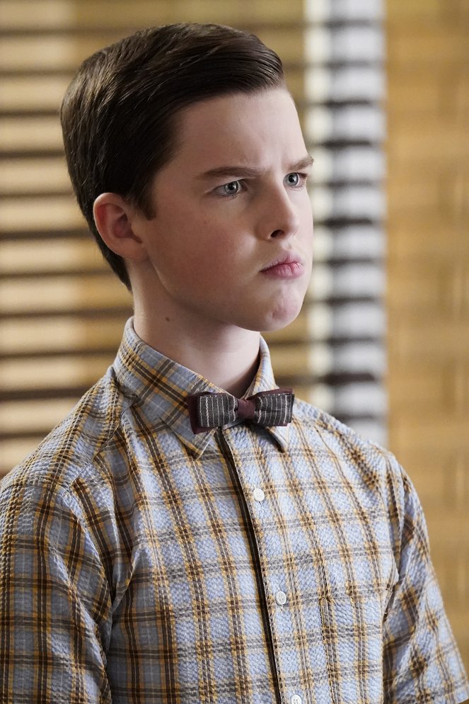 Young Sheldon - A Free Scratcher and Feminine Wiles - Photos - Iain Armitage