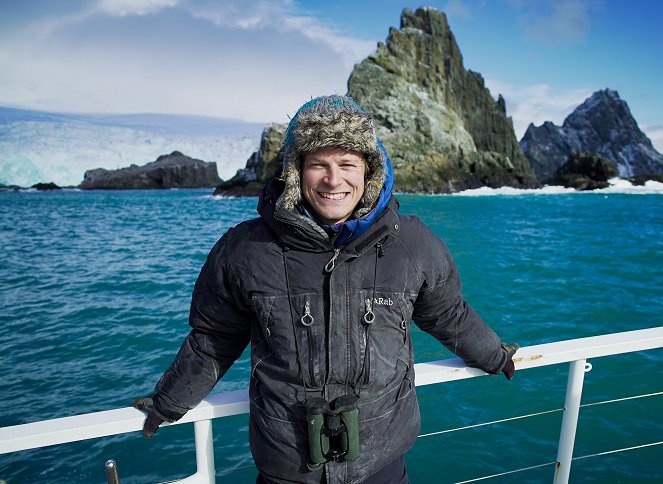 Epic Adventures with Bertie Gregory - Tracking Ocean Giants - Photos - Bertie Gregory