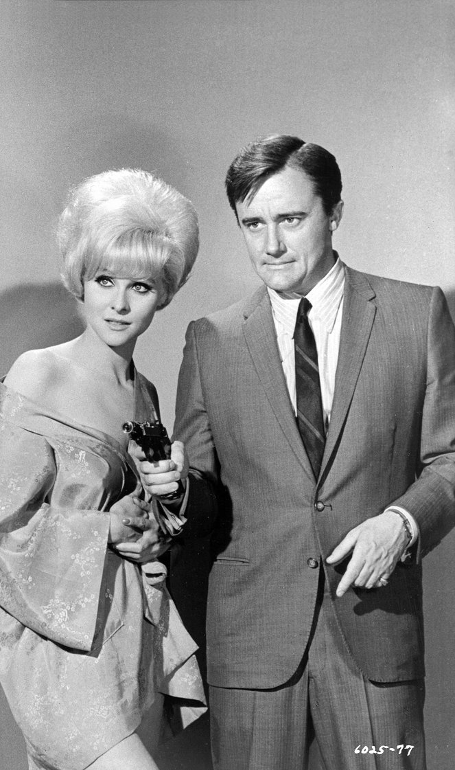 Asesinos por Karate - Promoción - Diane McBain, Robert Vaughn