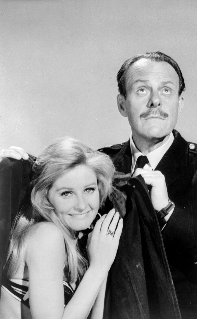 Die Karate-Killer - Werbefoto - Jill Ireland, Robert Vaughn