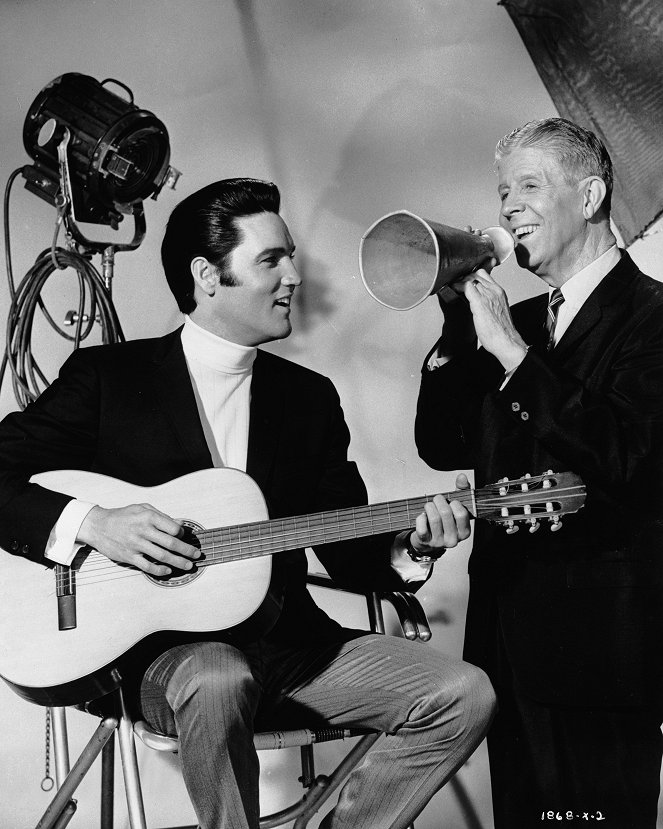 Live a Little, Love a Little - Z filmu - Elvis Presley, Rudy Vallee