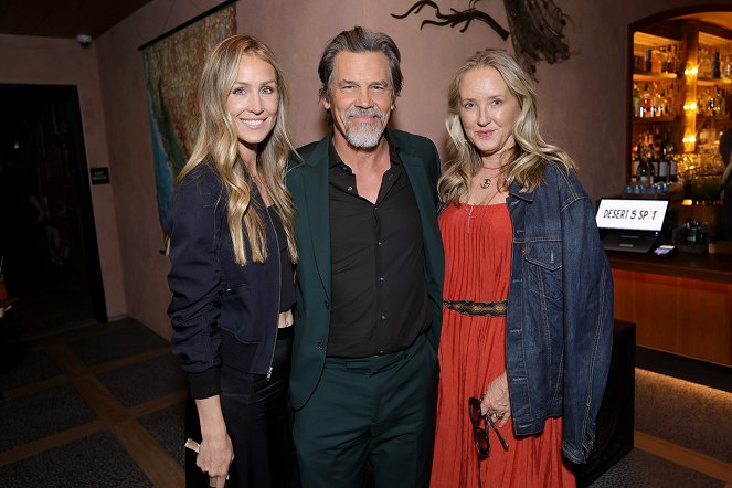 Outer Range - Events - Prime Video Red Carpet Premiere For New Western Series "Outer Range" at Harmony Gold on April 07, 2022 in Los Angeles, California - Kathryn Boyd Brolin, Josh Brolin